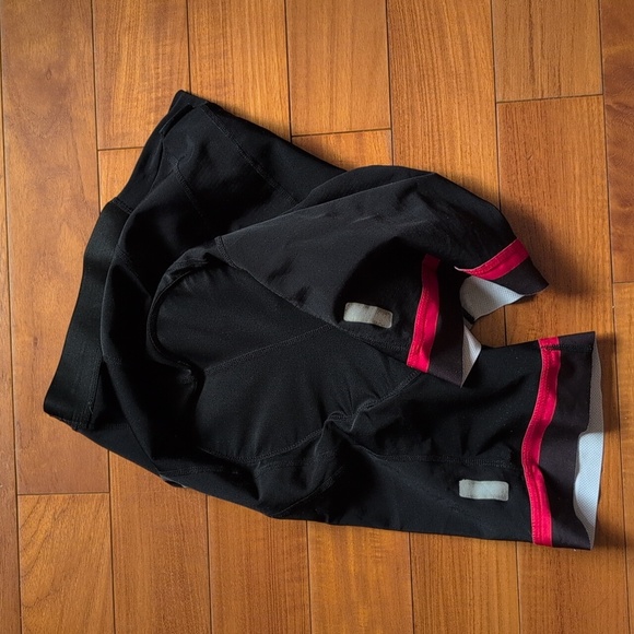 Bellwether men's size Medium biker shorts - Picture 2 of 3